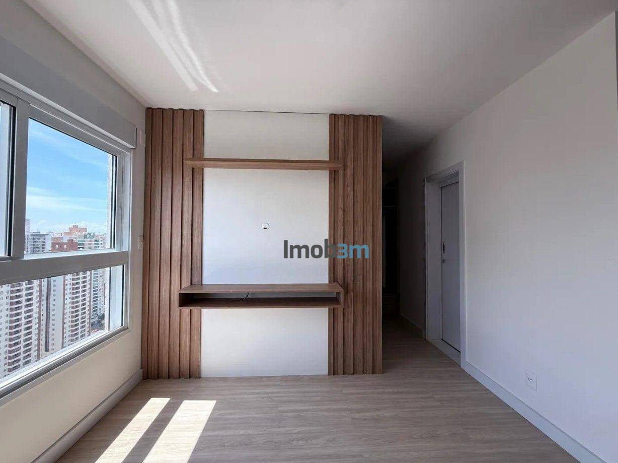 Apartamento para alugar com 3 quartos, 137m² - Foto 9