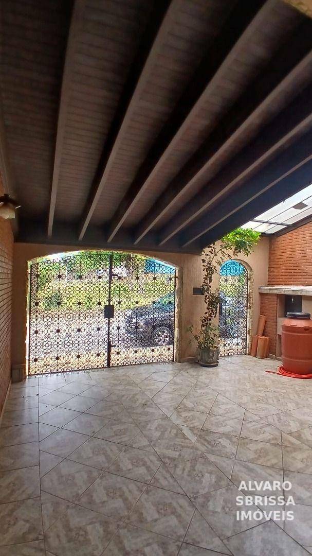 Casa à venda com 3 quartos, 216m² - Foto 5