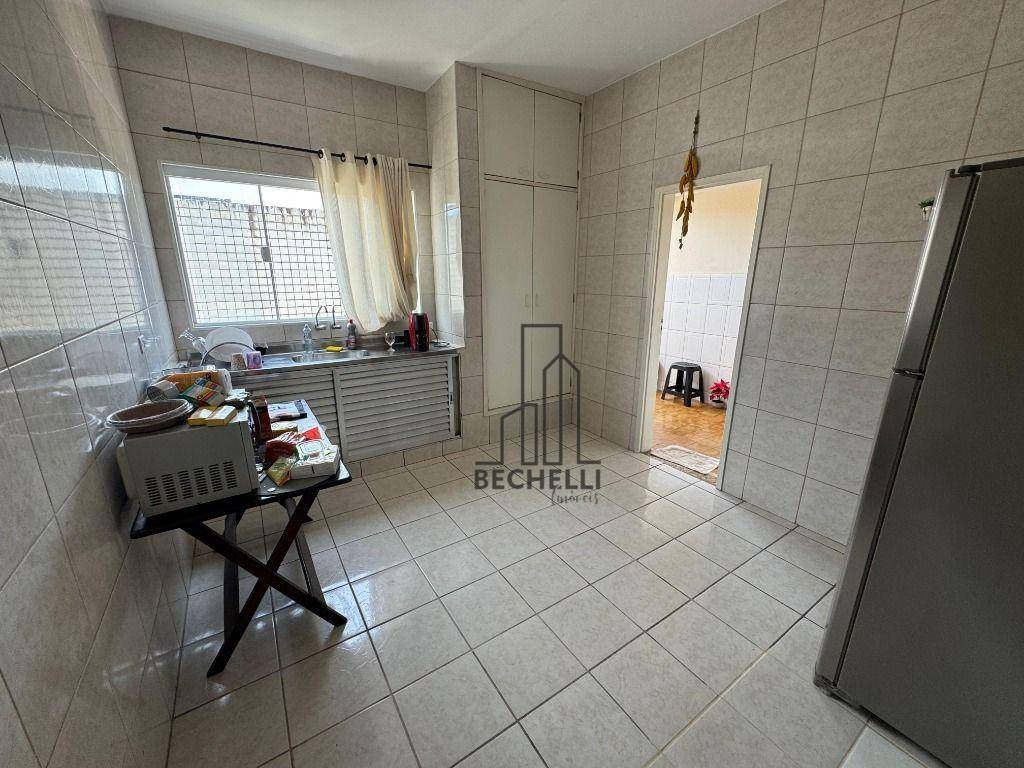 Casa para alugar com 3 quartos, 190m² - Foto 13