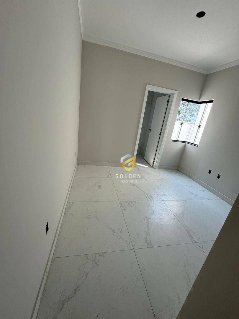 Casa à venda com 2 quartos, 55m² - Foto 8