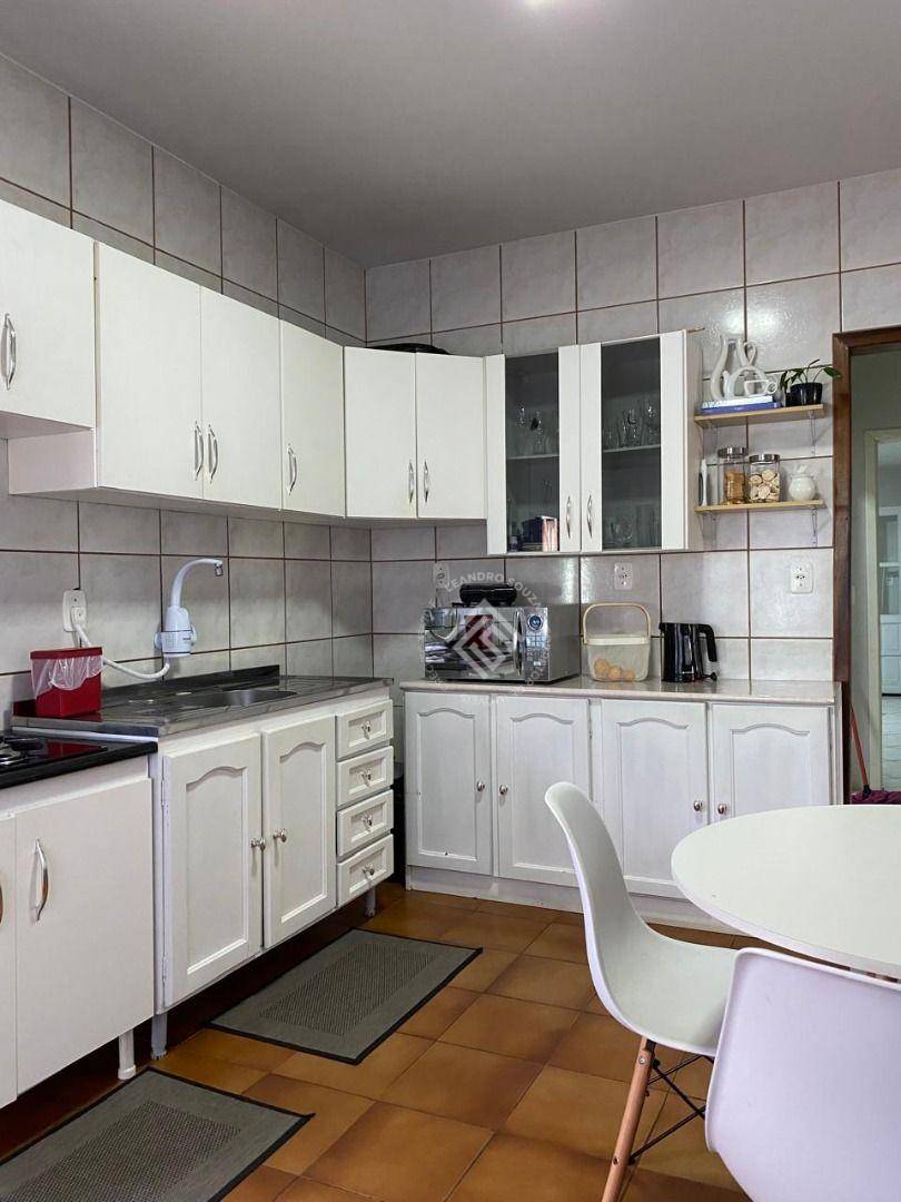 Casa à venda com 2 quartos, 179m² - Foto 3