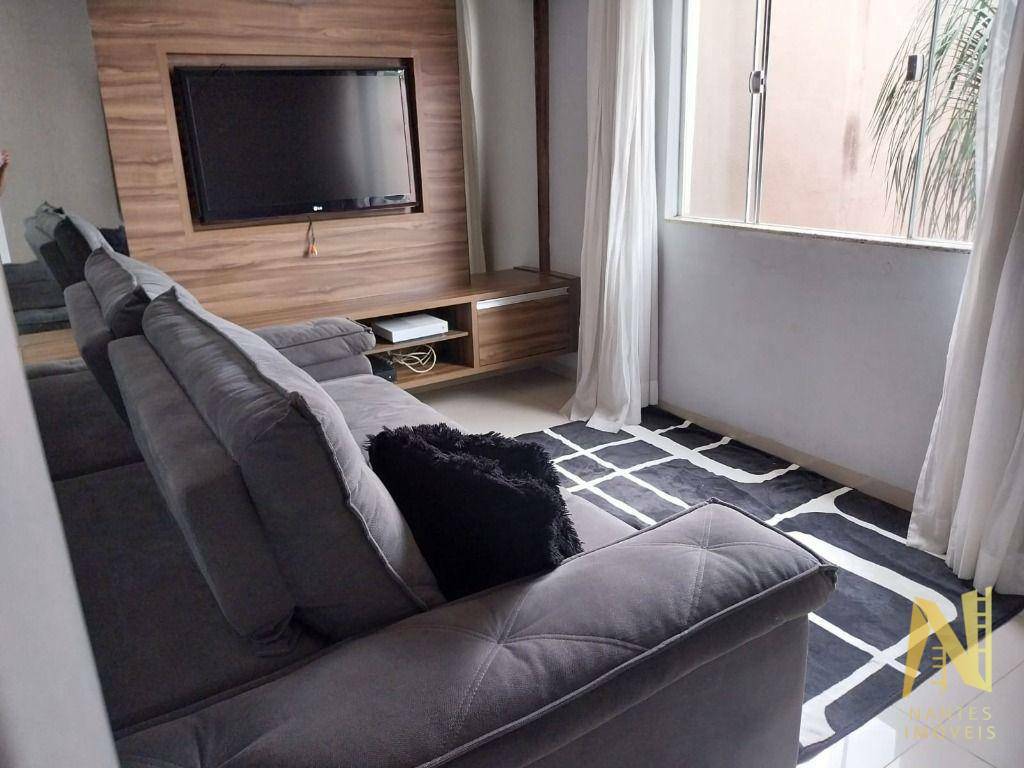 Casa à venda com 3 quartos, 90m² - Foto 1