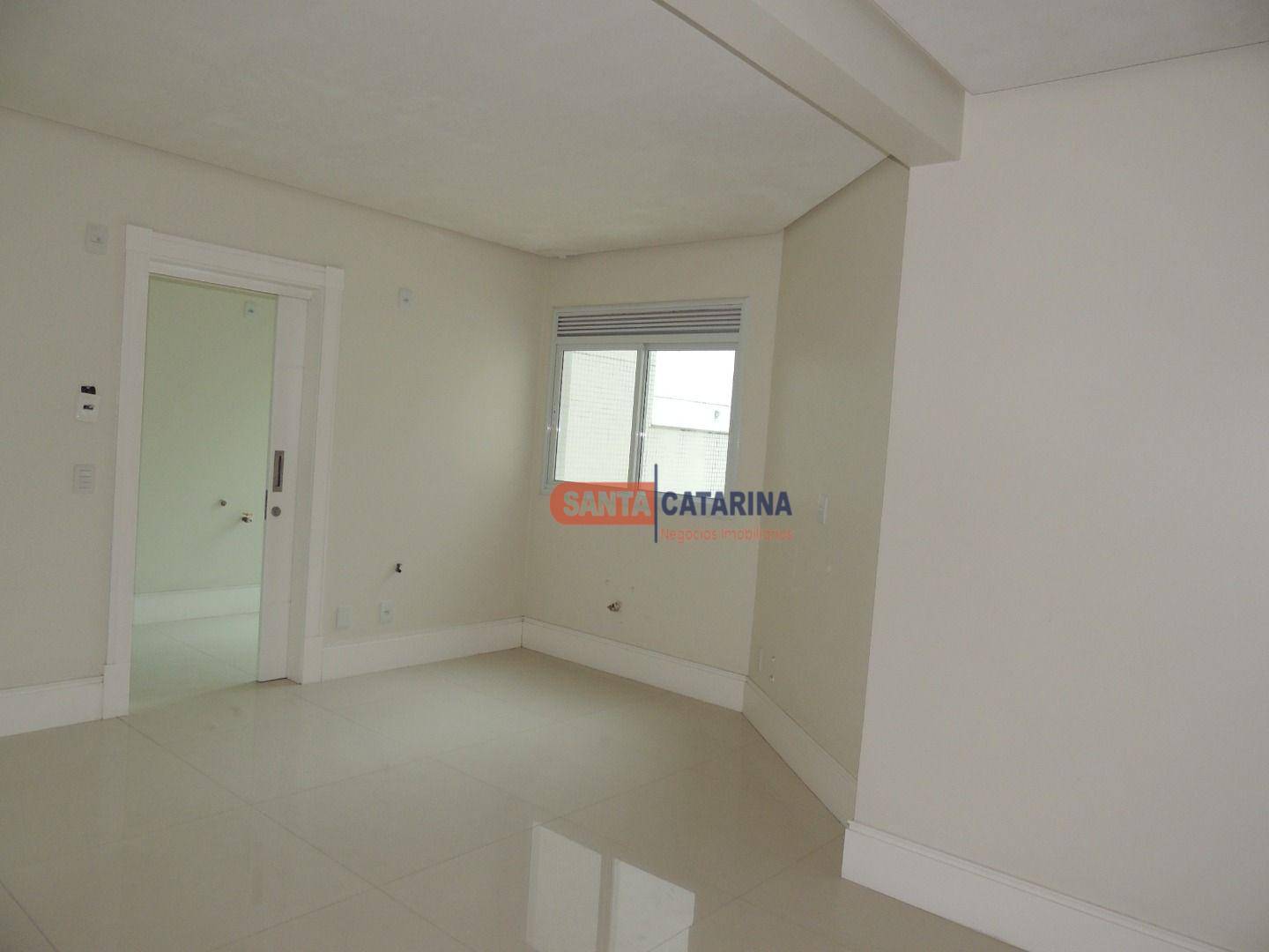 Apartamento à venda com 3 quartos, 254m² - Foto 4