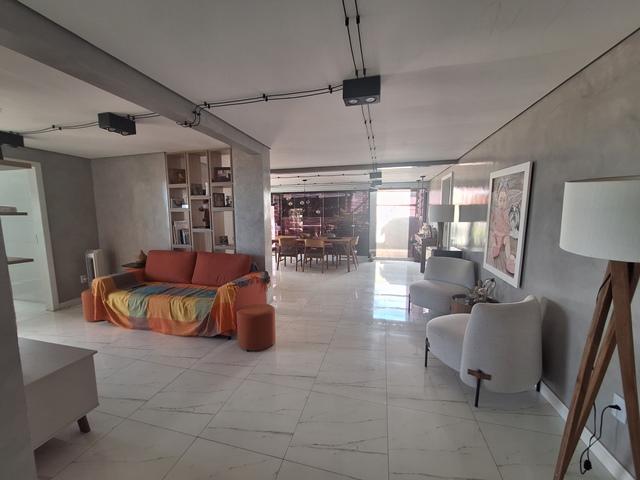 Cobertura à venda com 3 quartos, 198m² - Foto 2