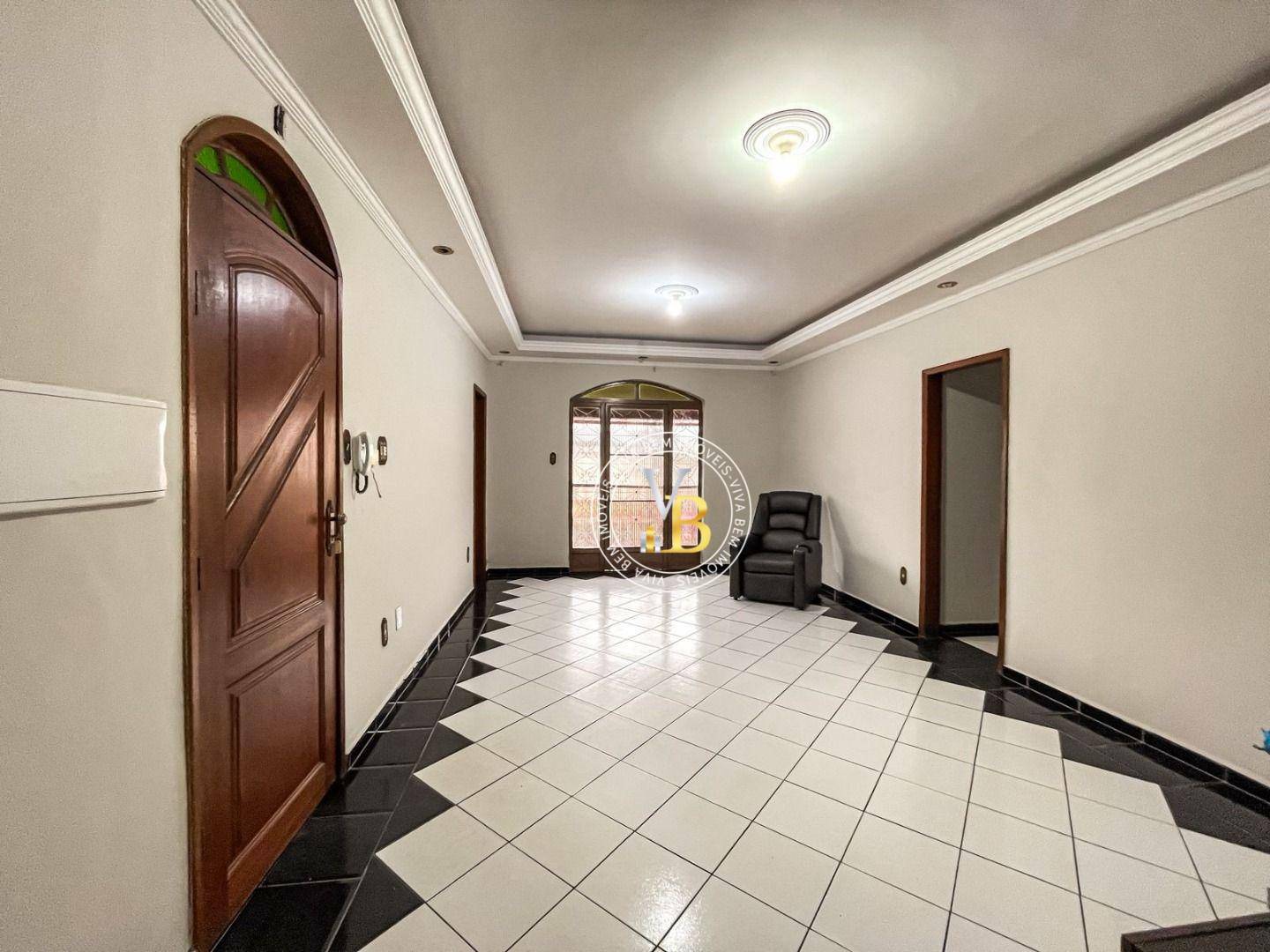 Casa para alugar com 4 quartos, 240m² - Foto 2