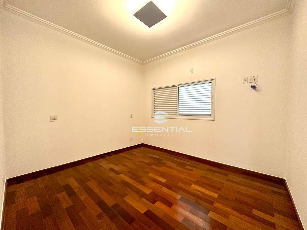 Casa à venda e aluguel com 3 quartos, 238m² - Foto 32