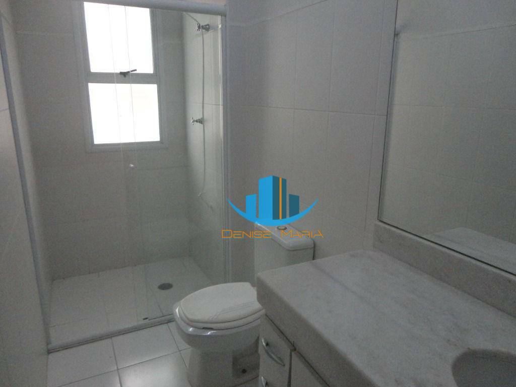 Casa de Condomínio para alugar com 4 quartos, 240m² - Foto 12