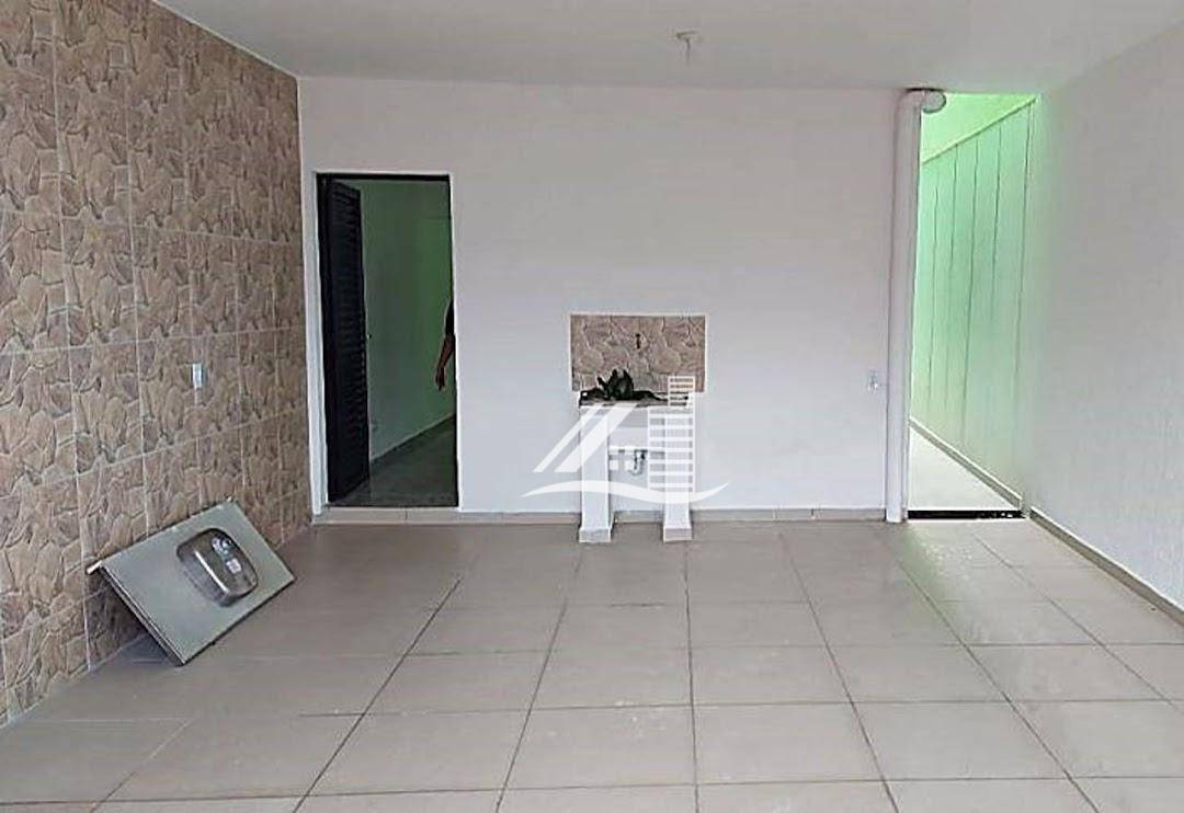 Sobrado à venda com 2 quartos, 210m² - Foto 1