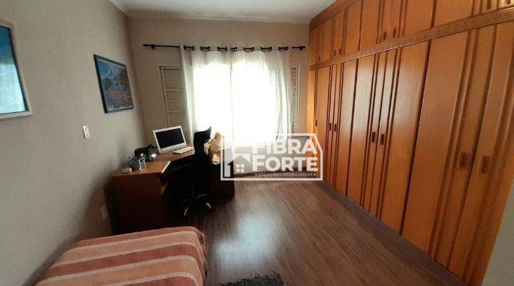 Casa de Condomínio à venda com 4 quartos, 325m² - Foto 16