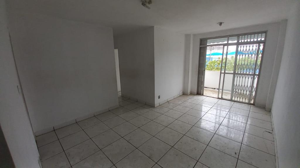 Apartamento à venda com 3 quartos, 90m² - Foto 2