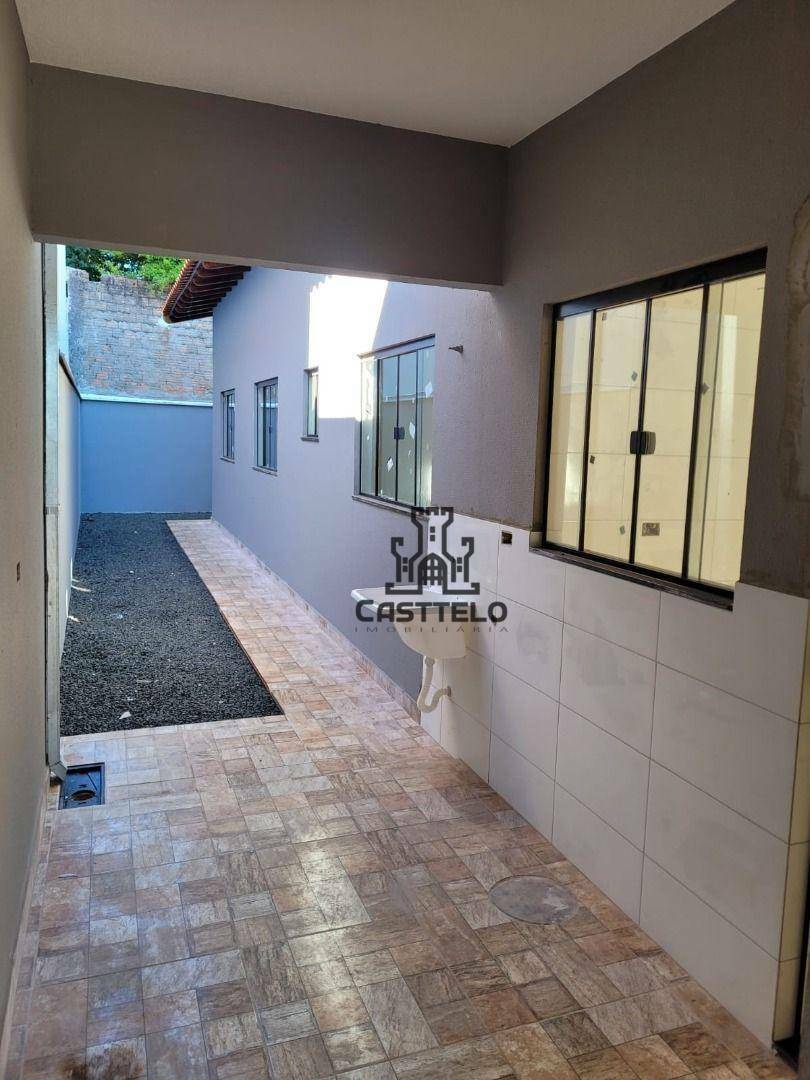 Casa à venda com 3 quartos, 84m² - Foto 3