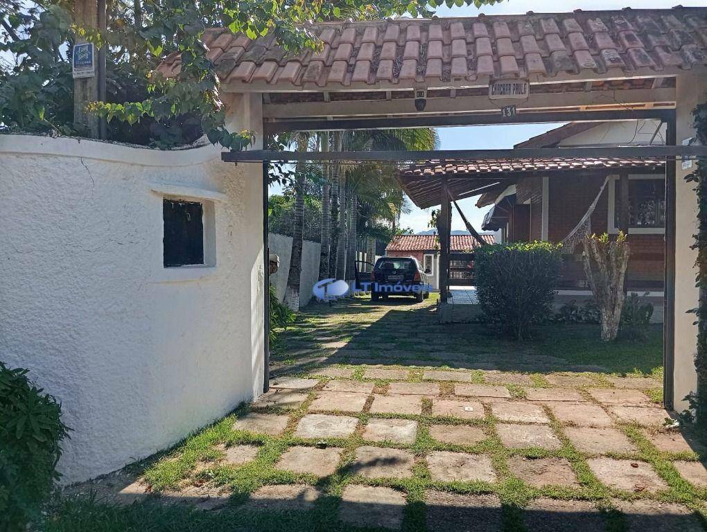 Chácara à venda com 7 quartos, 298m² - Foto 1