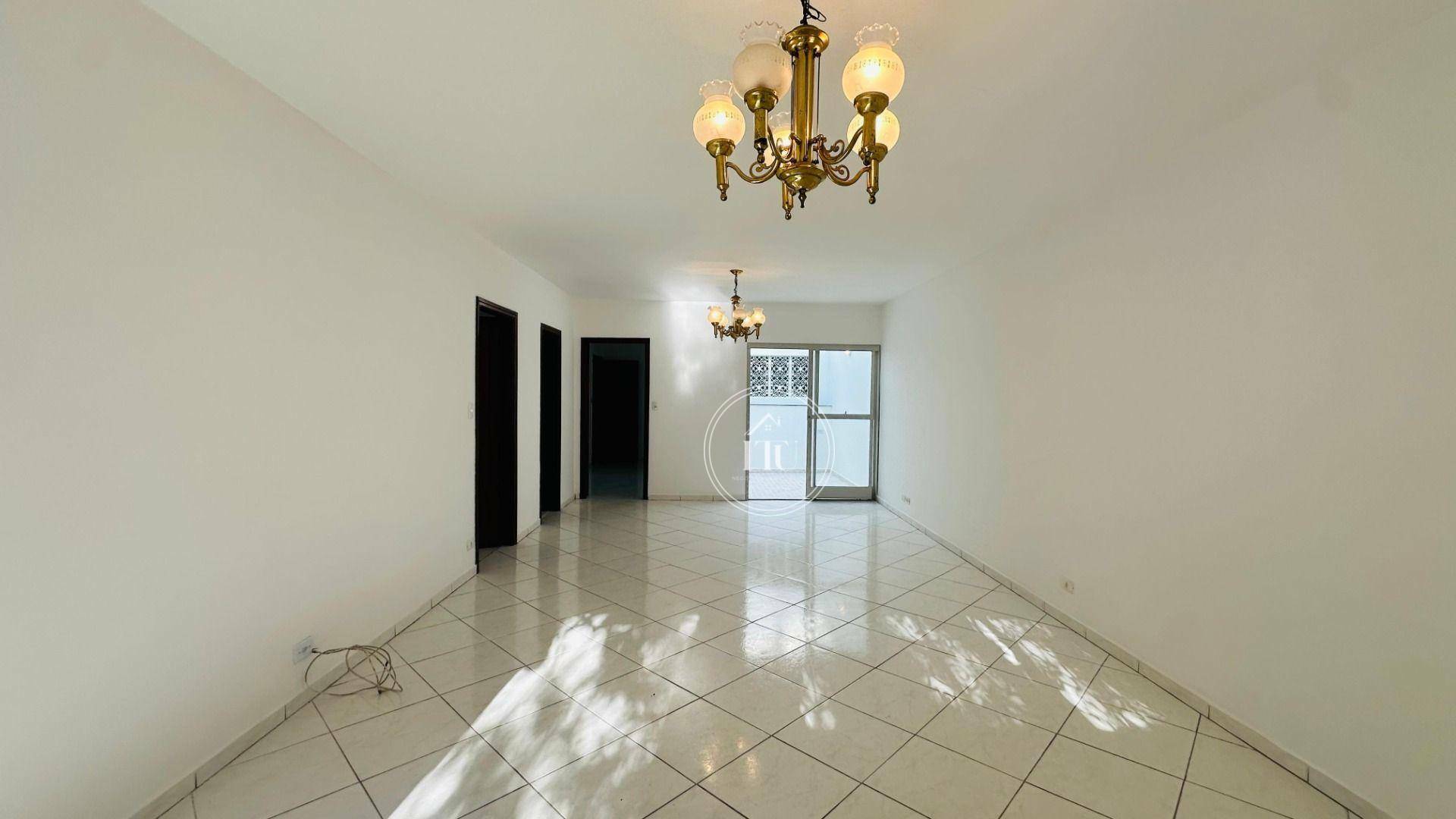 Casa de Condomínio para alugar com 3 quartos, 207m² - Foto 2