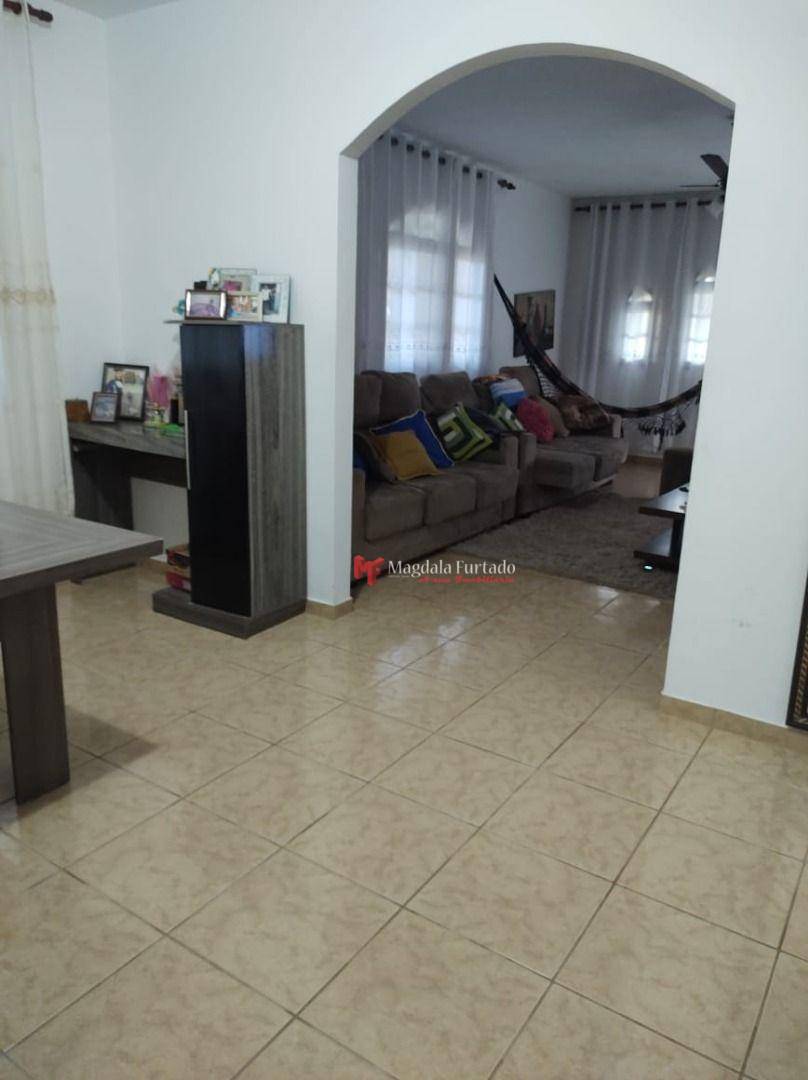 Casa à venda com 3 quartos, 250m² - Foto 4