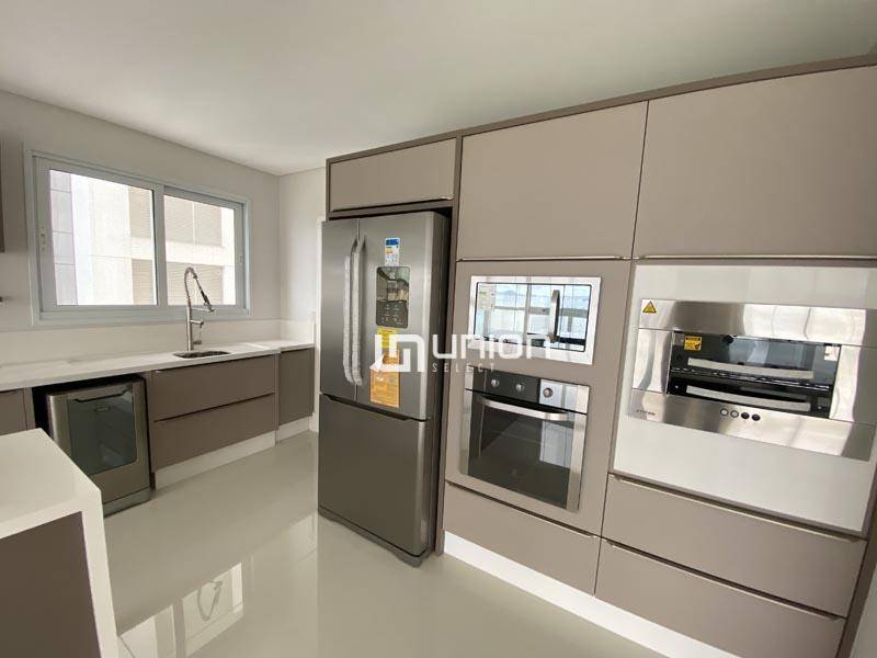 Apartamento à venda com 4 quartos, 237m² - Foto 10