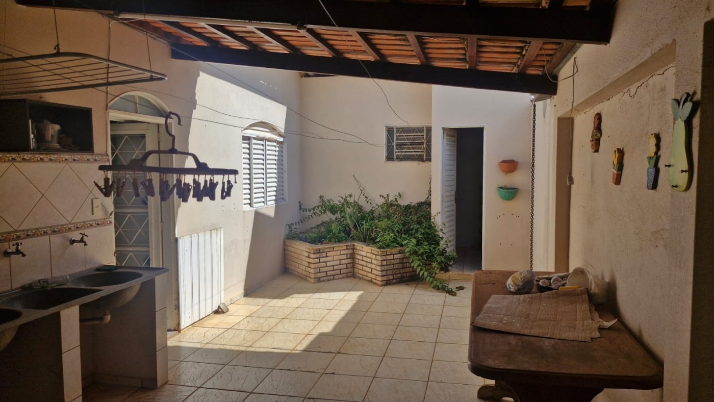 Casa à venda com 3 quartos, 190m² - Foto 25