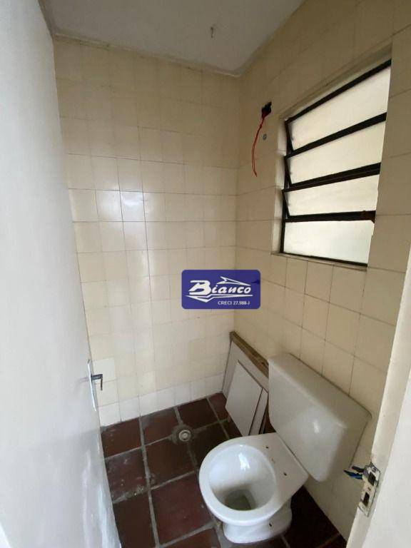 Sobrado à venda e aluguel com 3 quartos, 200m² - Foto 26