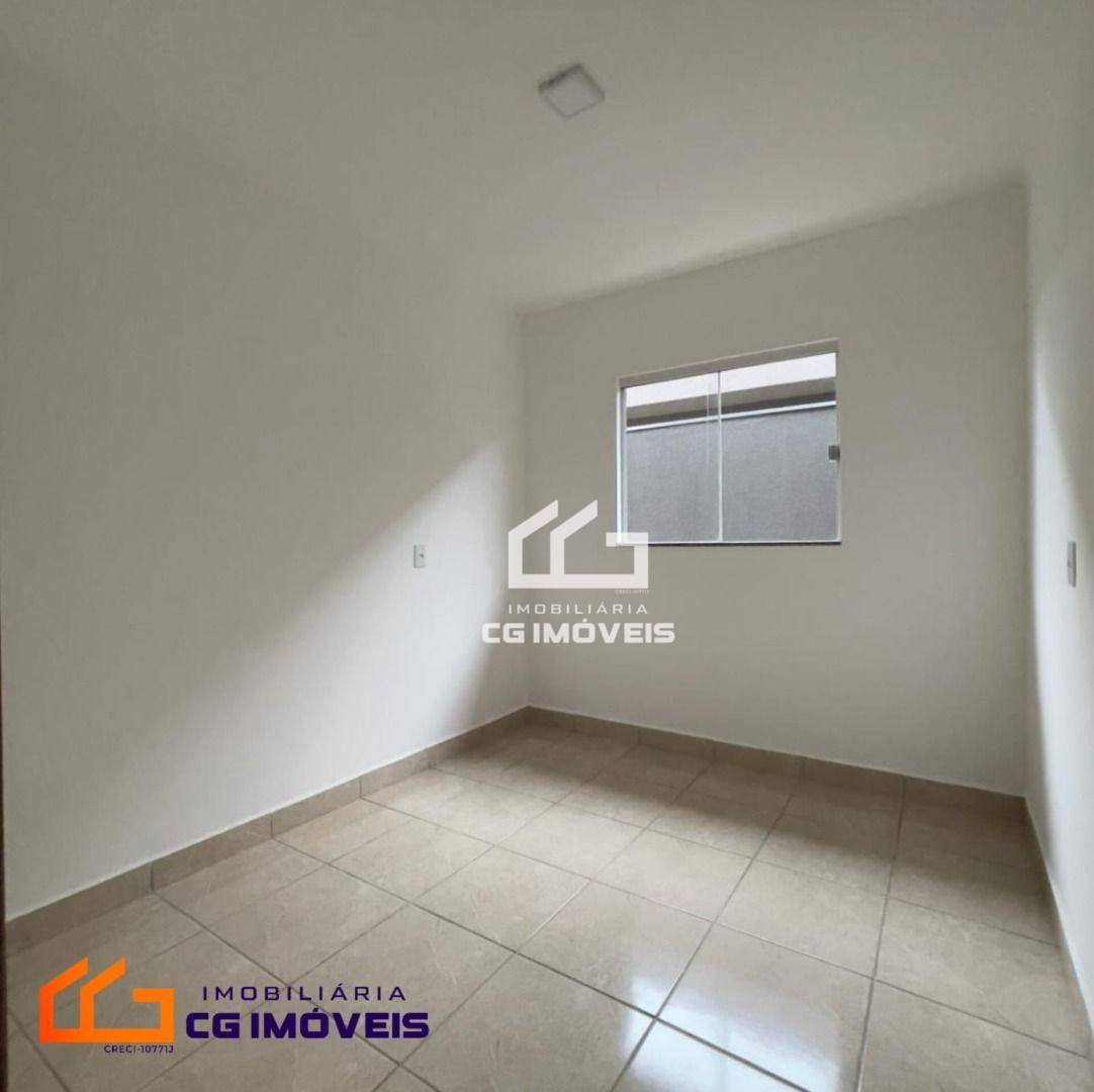 Casa à venda com 3 quartos, 78m² - Foto 4