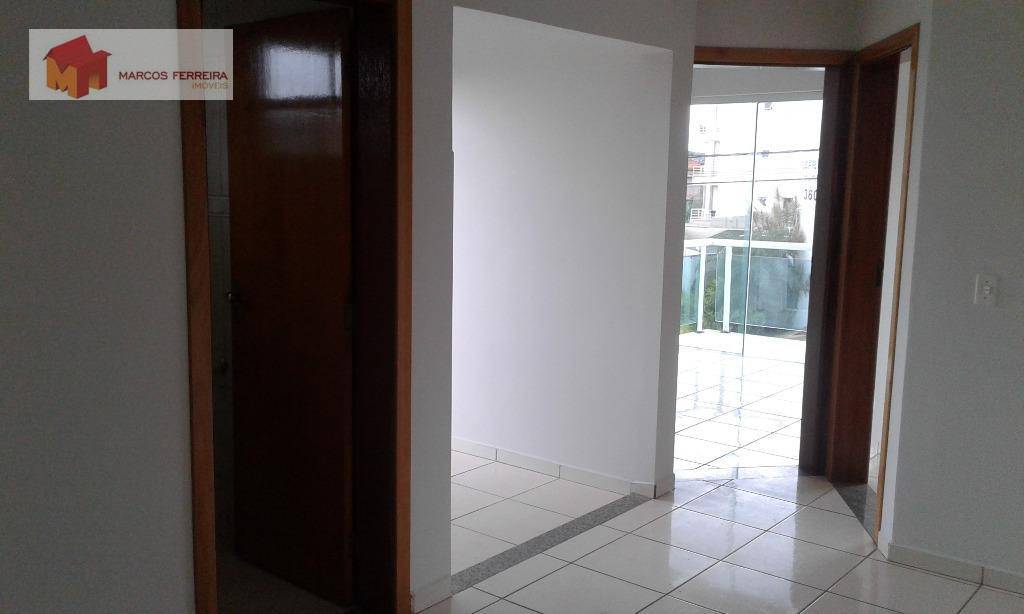 Apartamento para alugar com 2 quartos, 60m² - Foto 2