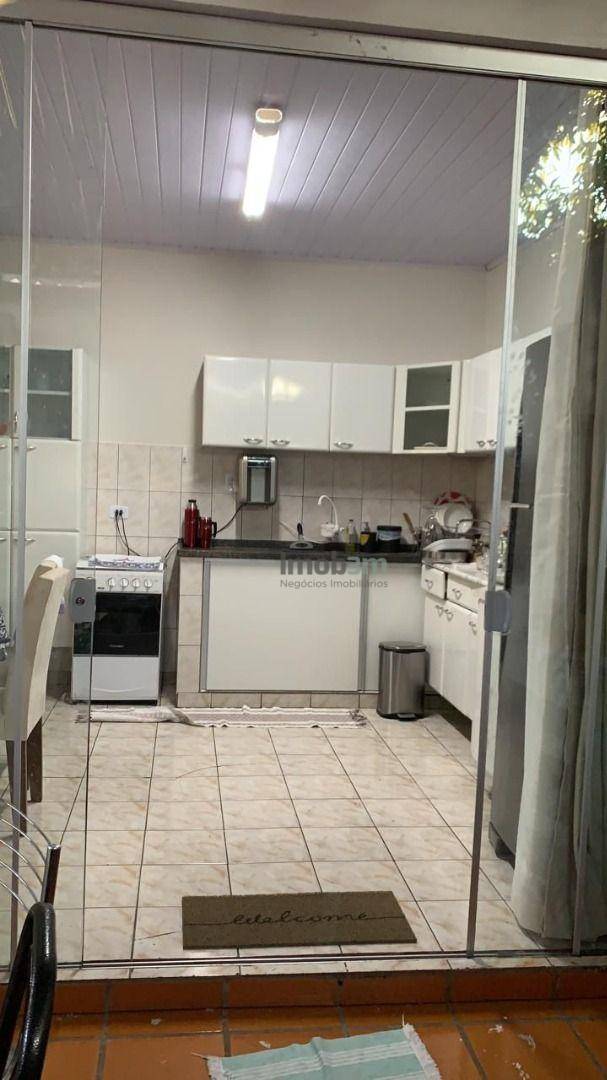 Casa para alugar com 3 quartos, 191m² - Foto 7