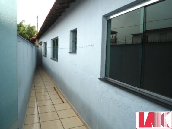 Casa à venda e aluguel com 3 quartos, 214m² - Foto 17