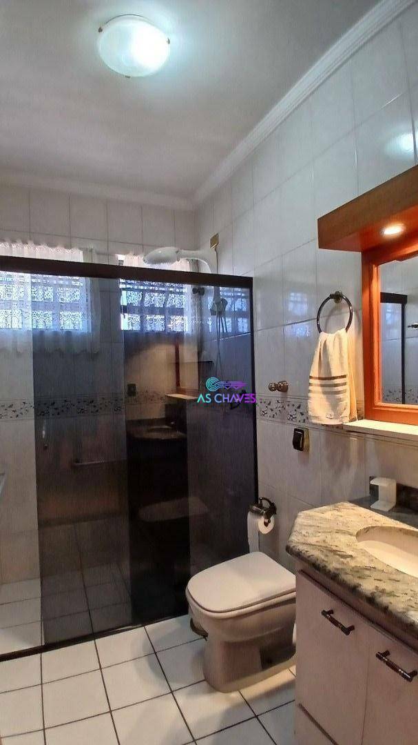 Casa à venda com 4 quartos, 355m² - Foto 12