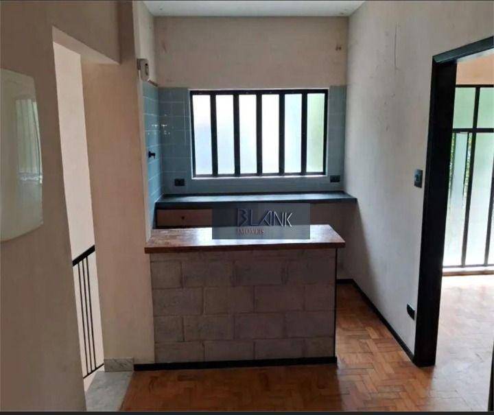 Casa para alugar com 2 quartos, 240m² - Foto 9