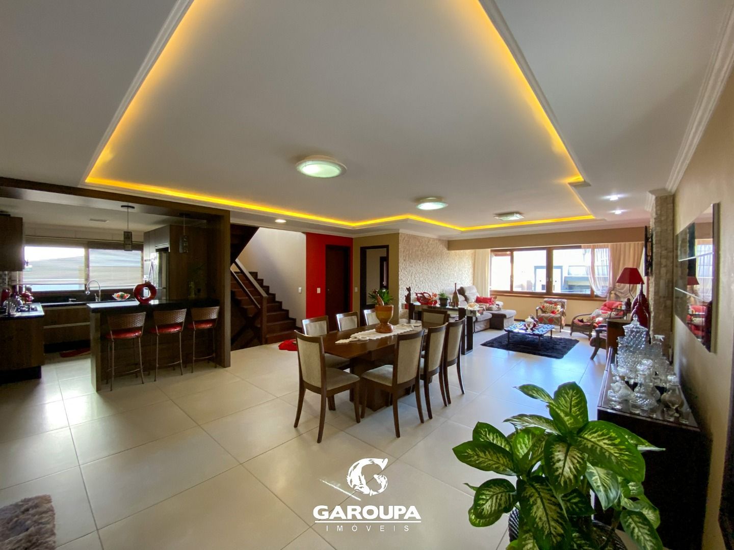 Casa à venda com 3 quartos, 234m² - Foto 4