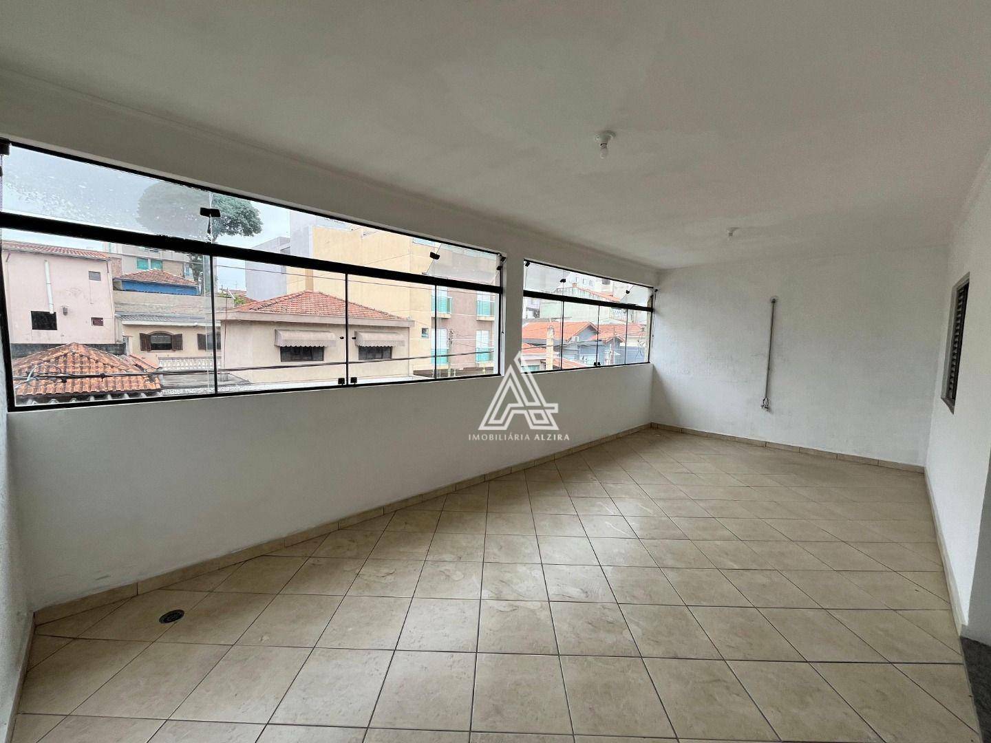 Casa para alugar com 6 quartos, 200m² - Foto 11