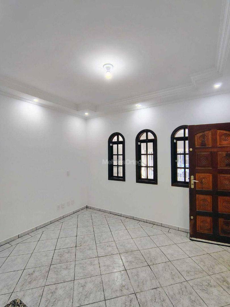 Casa à venda com 2 quartos, 180m² - Foto 9