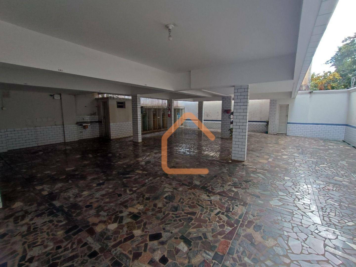 Apartamento para alugar com 3 quartos, 149m² - Foto 13