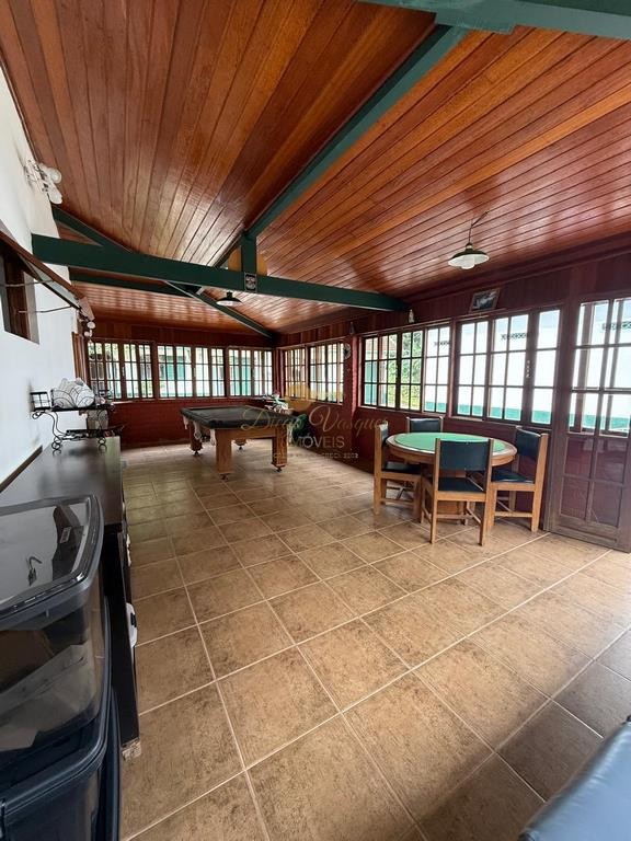 Casa à venda com 7 quartos, 2200m² - Foto 29