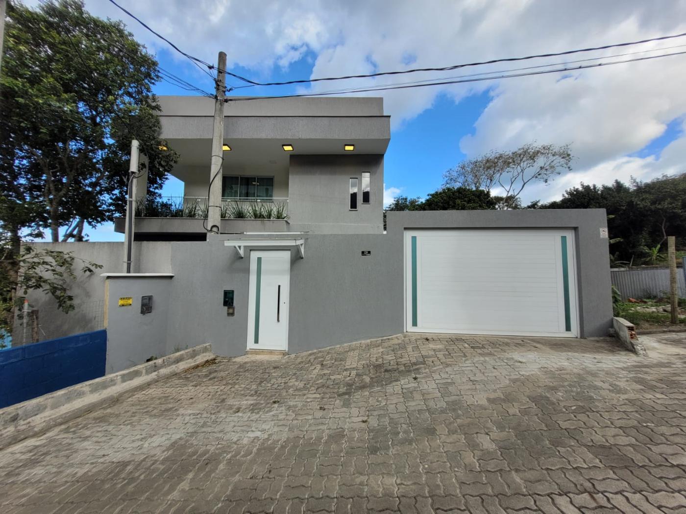 Casa de Condomínio à venda com 4 quartos, 220m² - Foto 2