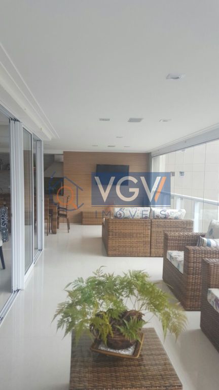 Apartamento à venda com 3 quartos, 192m² - Foto 2