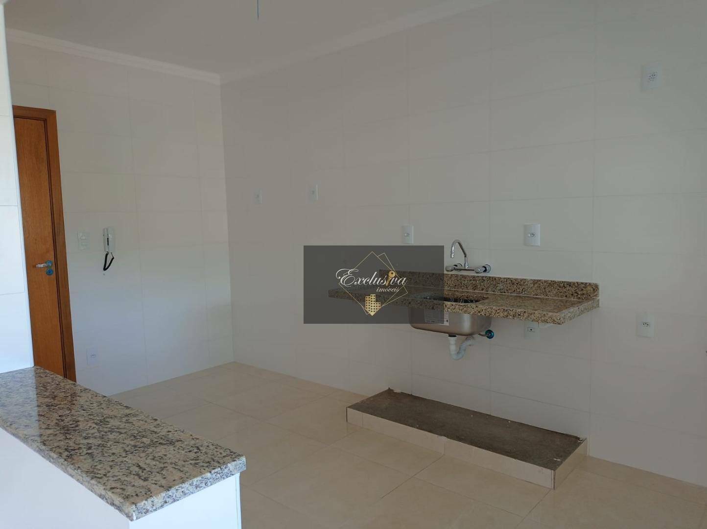 Apartamento à venda com 3 quartos, 94m² - Foto 2