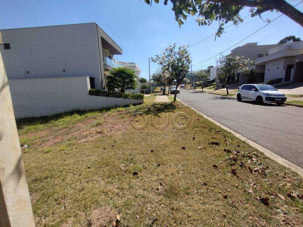 Casa de Condomínio para alugar com 3 quartos, 212m² - Foto 2