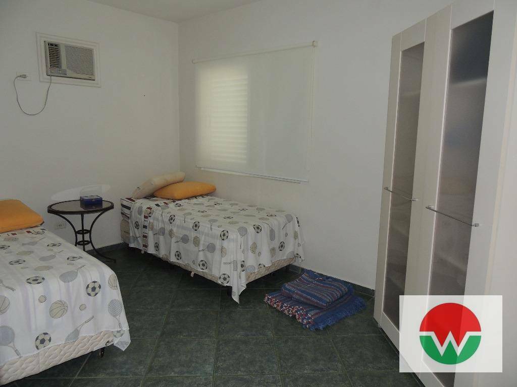 Casa de Condomínio para alugar com 5 quartos, 290m² - Foto 17