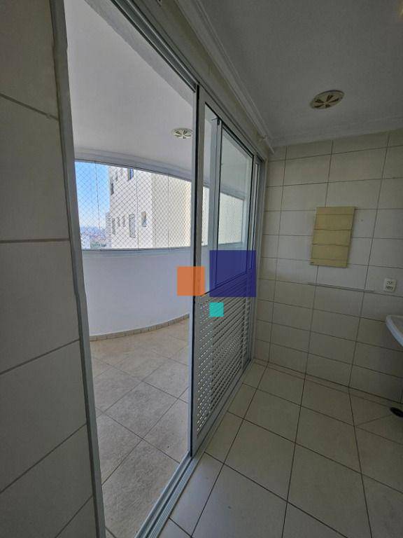 Apartamento para alugar com 4 quartos, 182m² - Foto 10