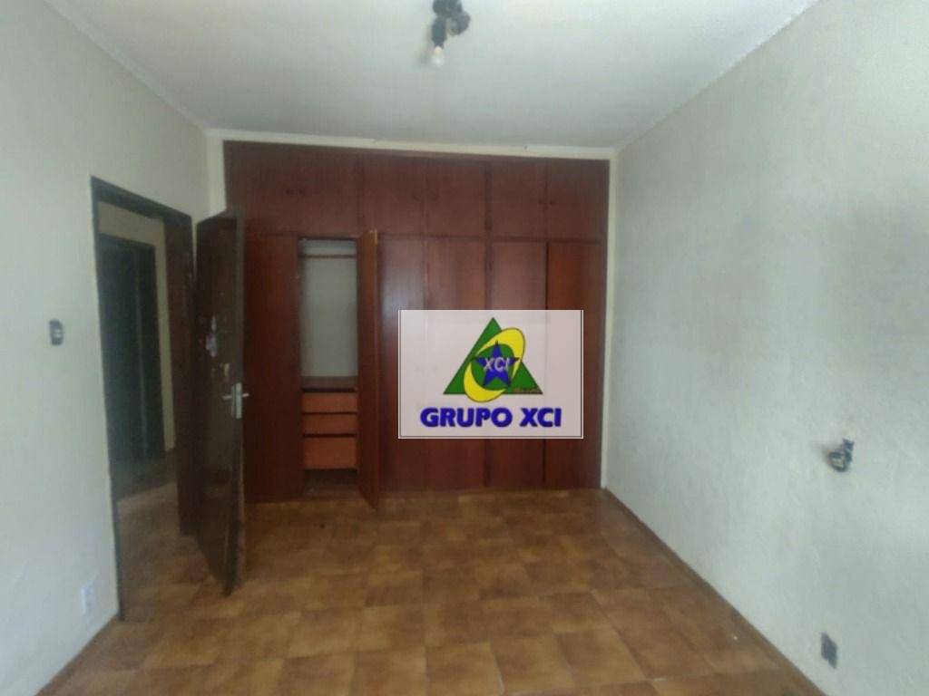 Casa à venda e aluguel com 3 quartos, 230m² - Foto 15