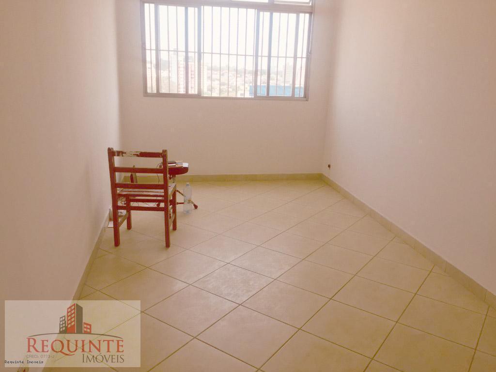 Apartamento à venda com 2 quartos, 75m² - Foto 3