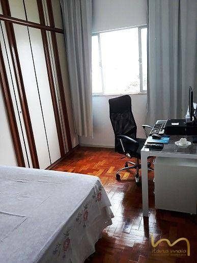 Apartamento à venda com 2 quartos, 70m² - Foto 4