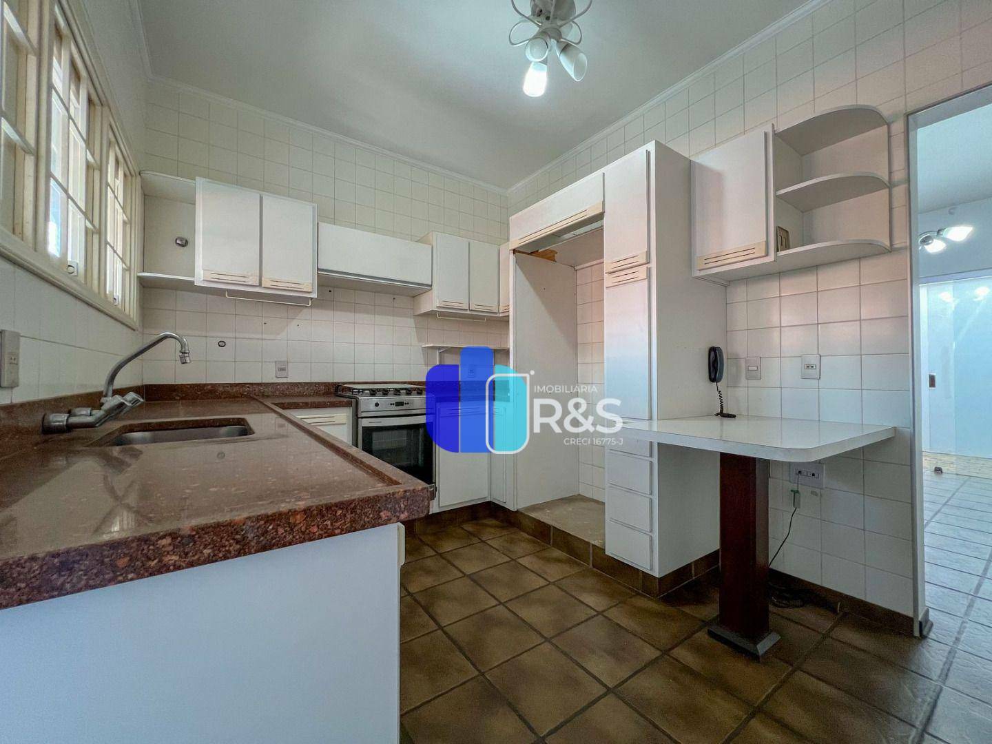 Casa à venda com 3 quartos, 230m² - Foto 10