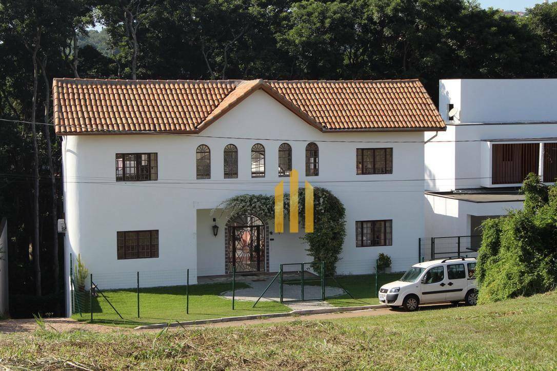 Sobrado à venda com 3 quartos, 600m² - Foto 1