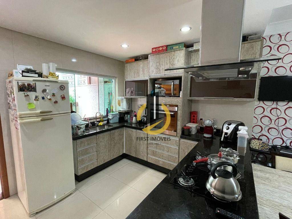 Sobrado à venda com 3 quartos, 250m² - Foto 5