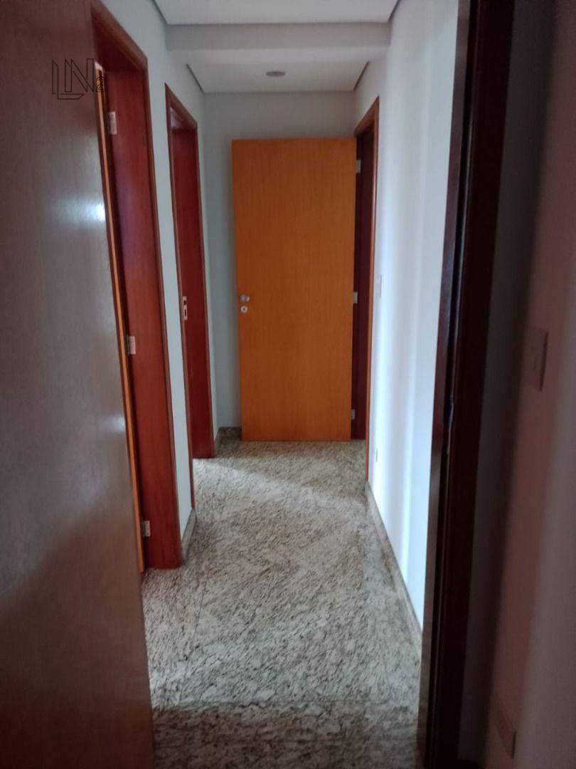 Apartamento à venda com 3 quartos, 137m² - Foto 12