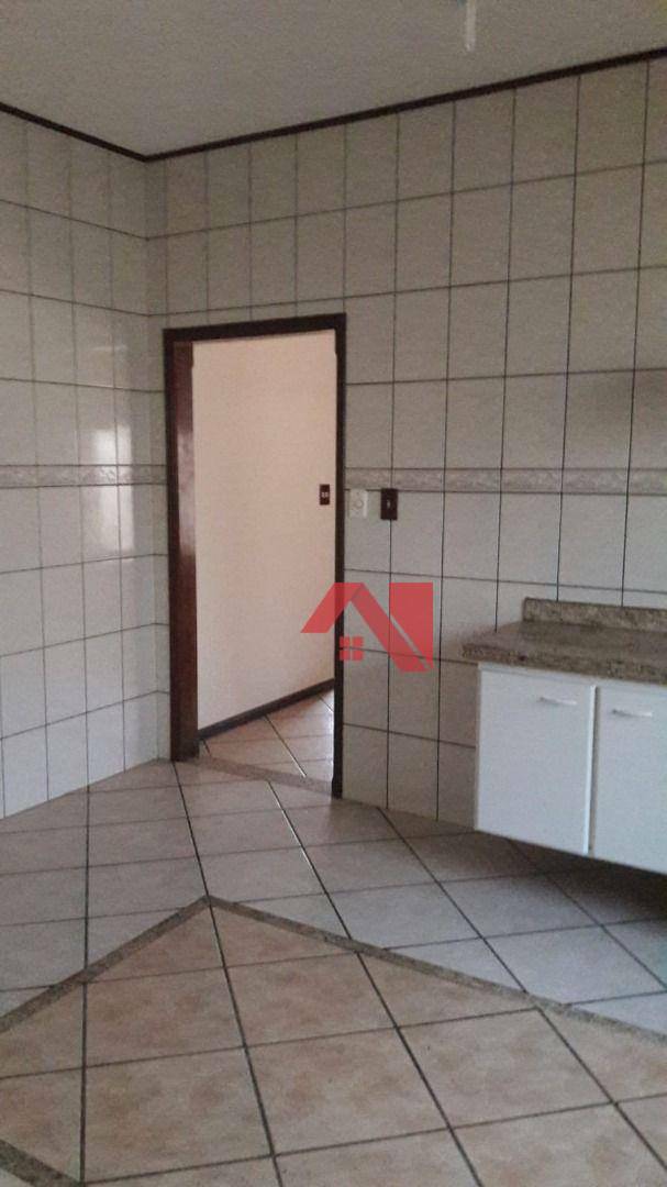 Casa à venda com 3 quartos, 176m² - Foto 4