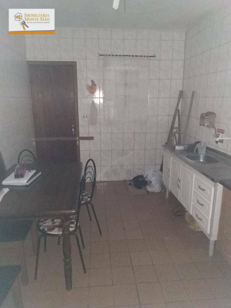 Sobrado à venda com 5 quartos, 200m² - Foto 6