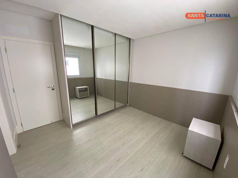 Apartamento à venda com 4 quartos, 237m² - Foto 22