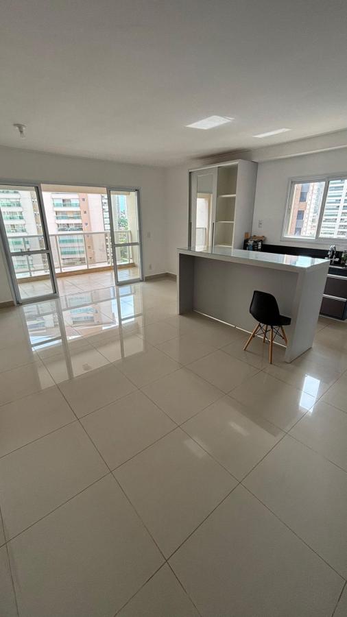 Apartamento à venda com 2 quartos, 74m² - Foto 1