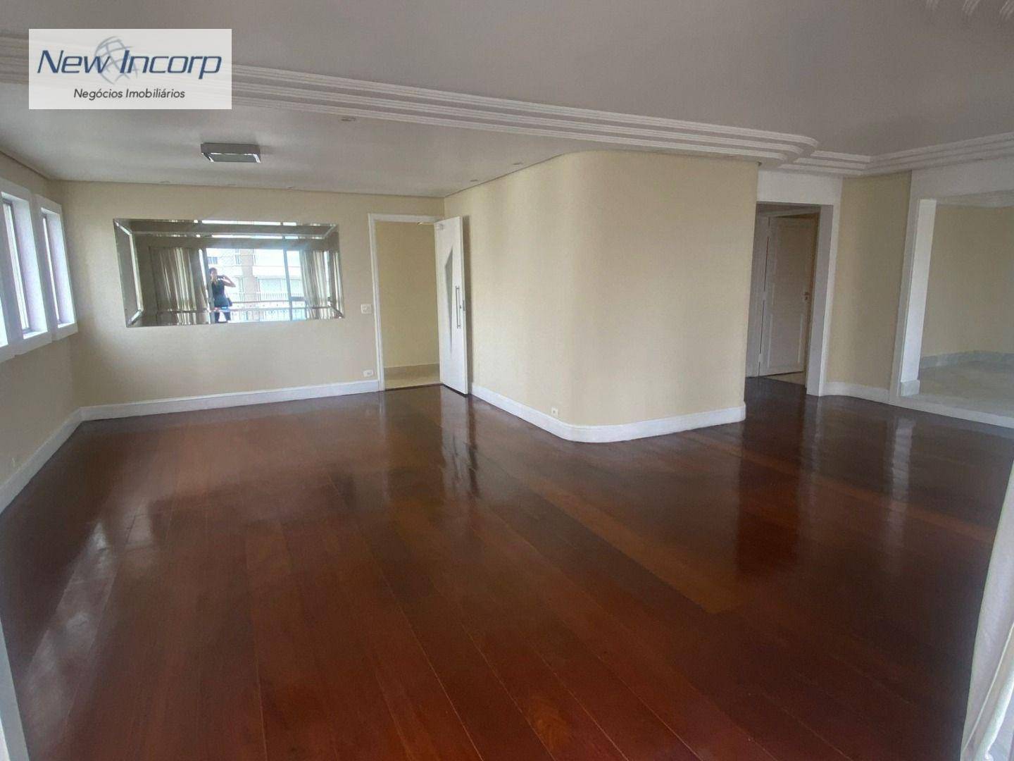 Apartamento à venda e aluguel com 3 quartos, 200m² - Foto 2